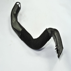 Ford Focus 1  hava filitre borusu panele gecen